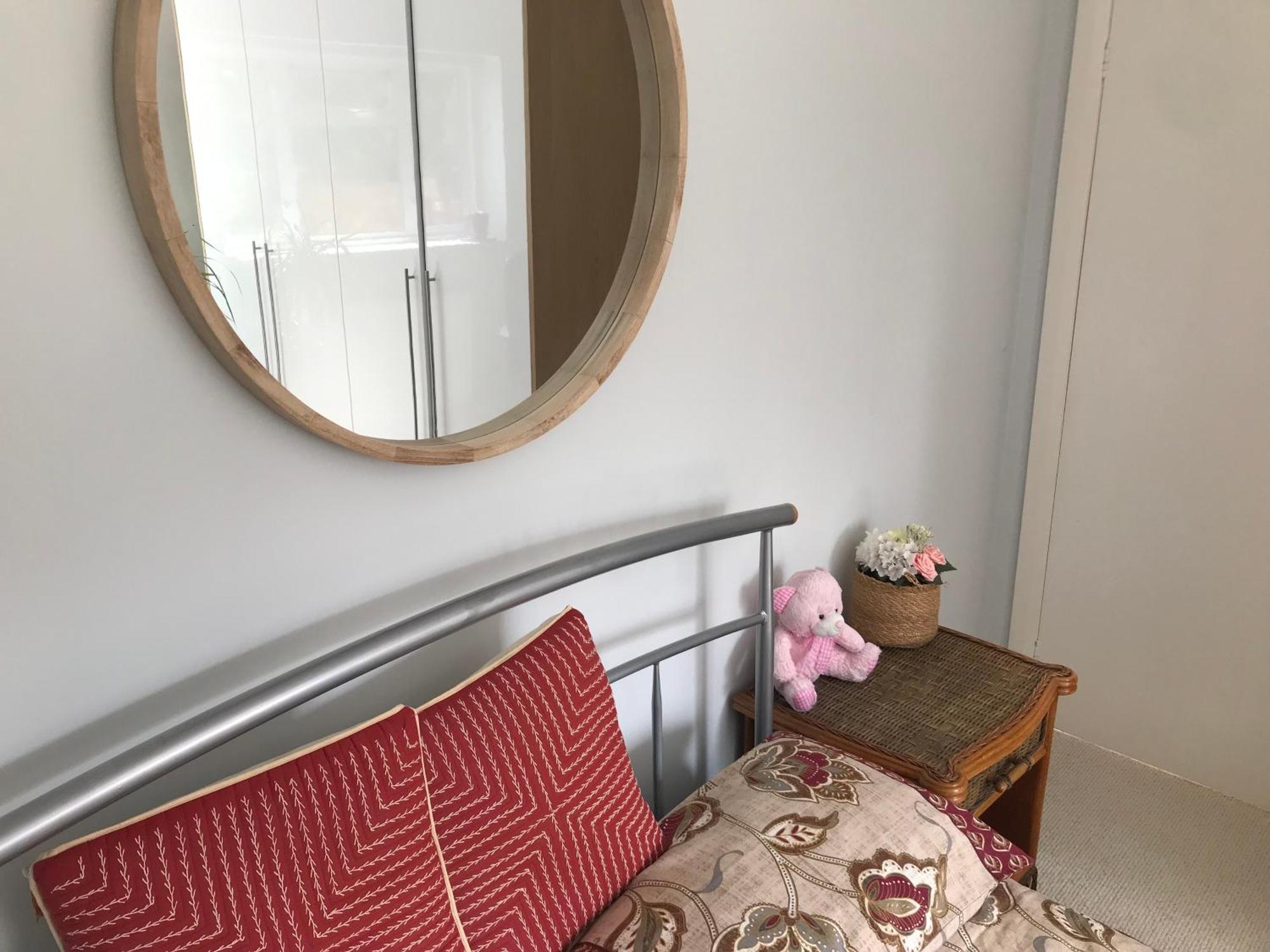 Staines-upon-Thames Cozy Double Bedroom In Stunning Bungalow On River Thames - Near Thorpe Park/Royal Holloway University/20Mins From Heathrow מראה חיצוני תמונה