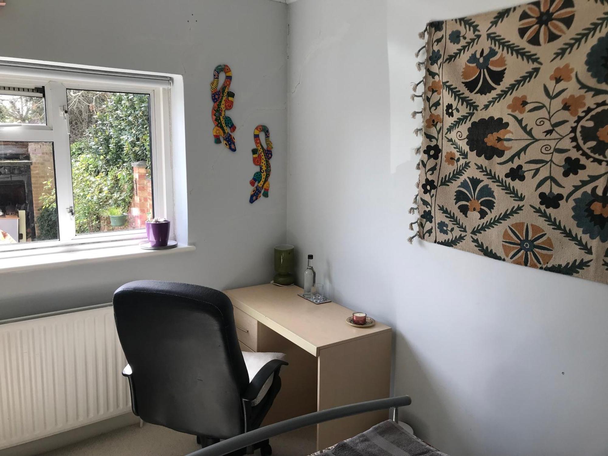 Staines-upon-Thames Cozy Double Bedroom In Stunning Bungalow On River Thames - Near Thorpe Park/Royal Holloway University/20Mins From Heathrow מראה חיצוני תמונה